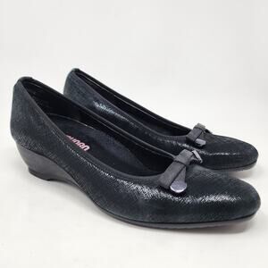 Munro Wedge Pumps Women 8.5 Narrow Randa Black Suede Crosshatch Comfort w/ Bows